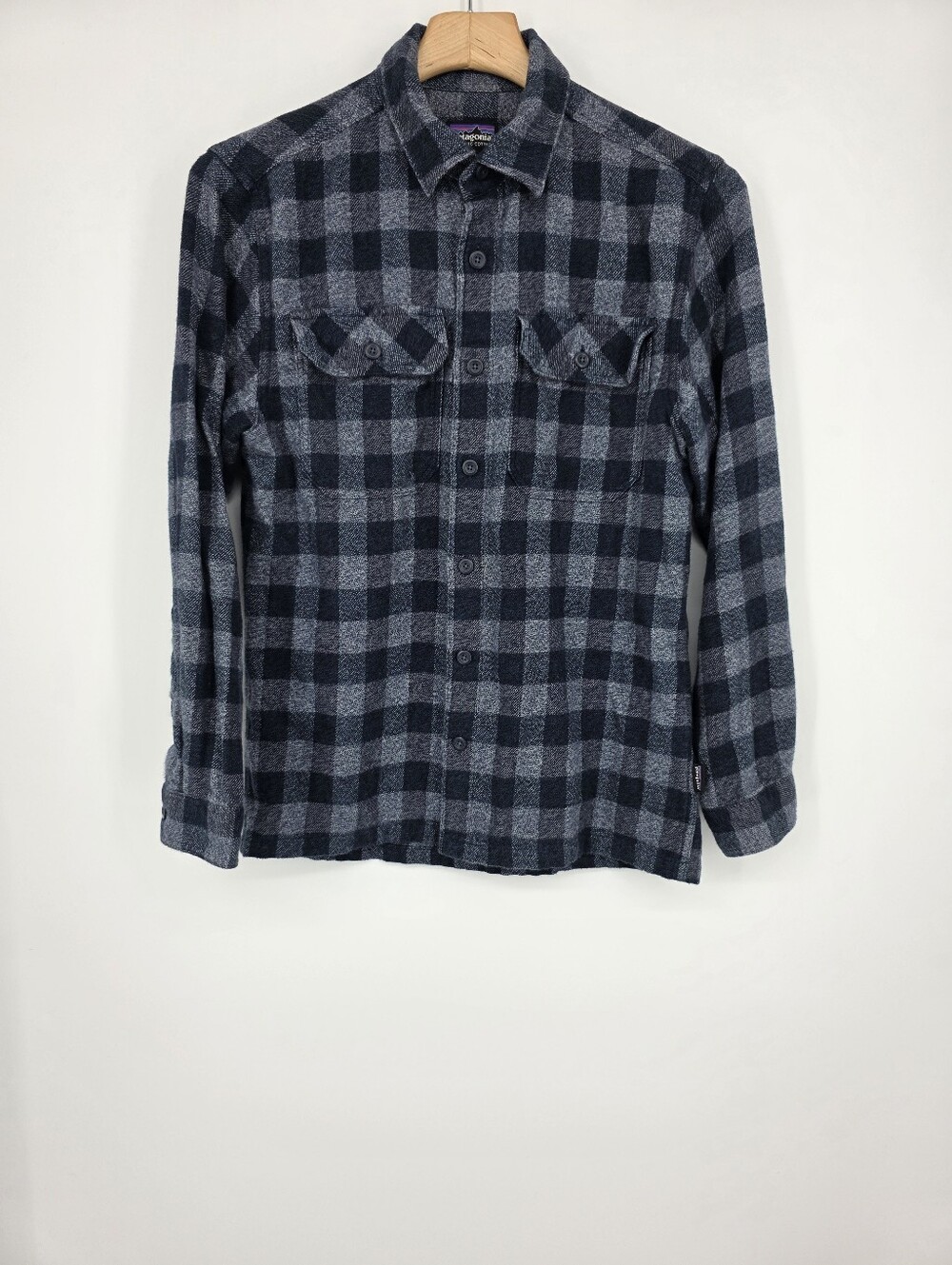 Patagonia Men's Long-Sleeved Fjord Flannel Shirt Navy Blue Size XS